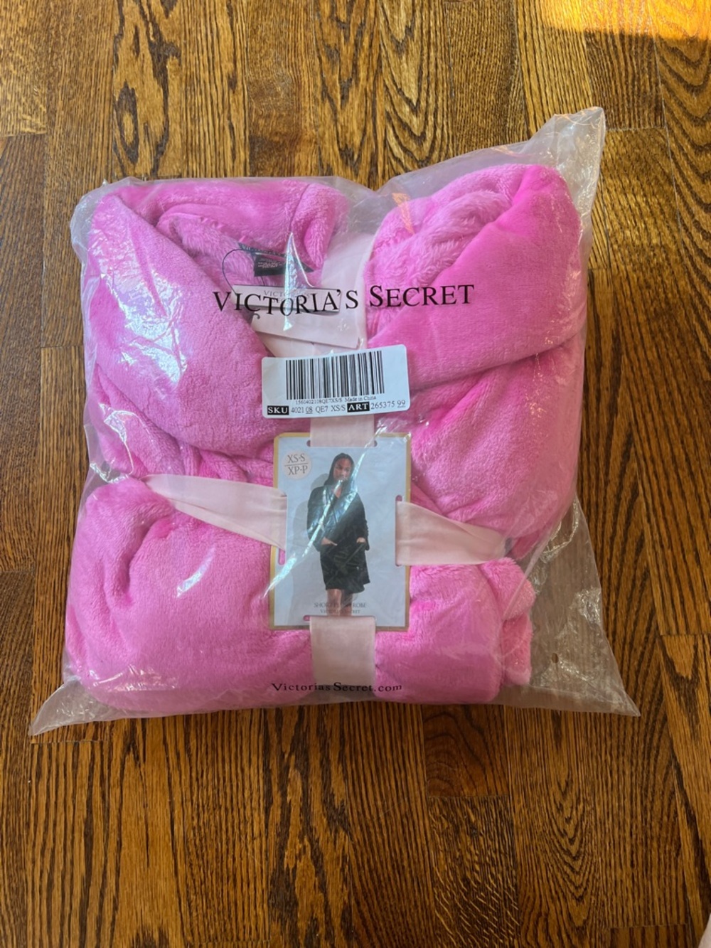 Victoria's Secret Plush Hooded Robe in Bright Pink